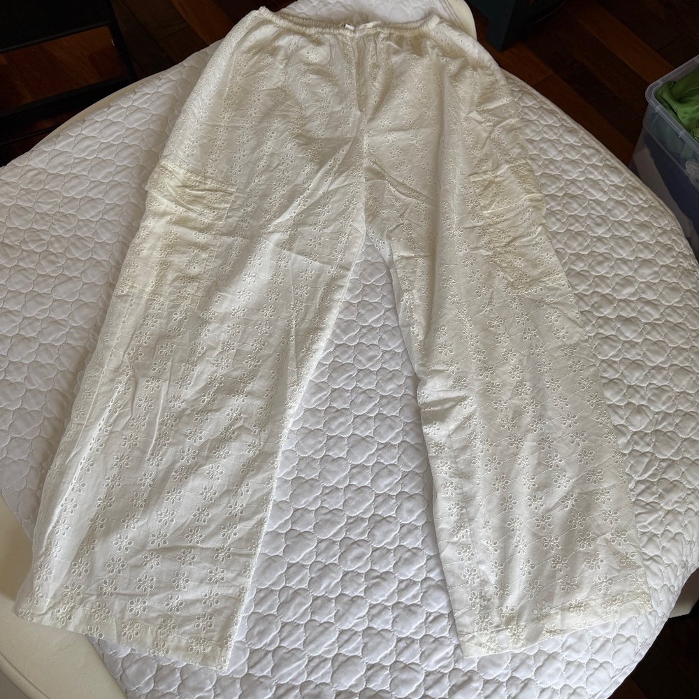 Capittana Embroidered Wide Leg Cargo‎ Pants Size M/L